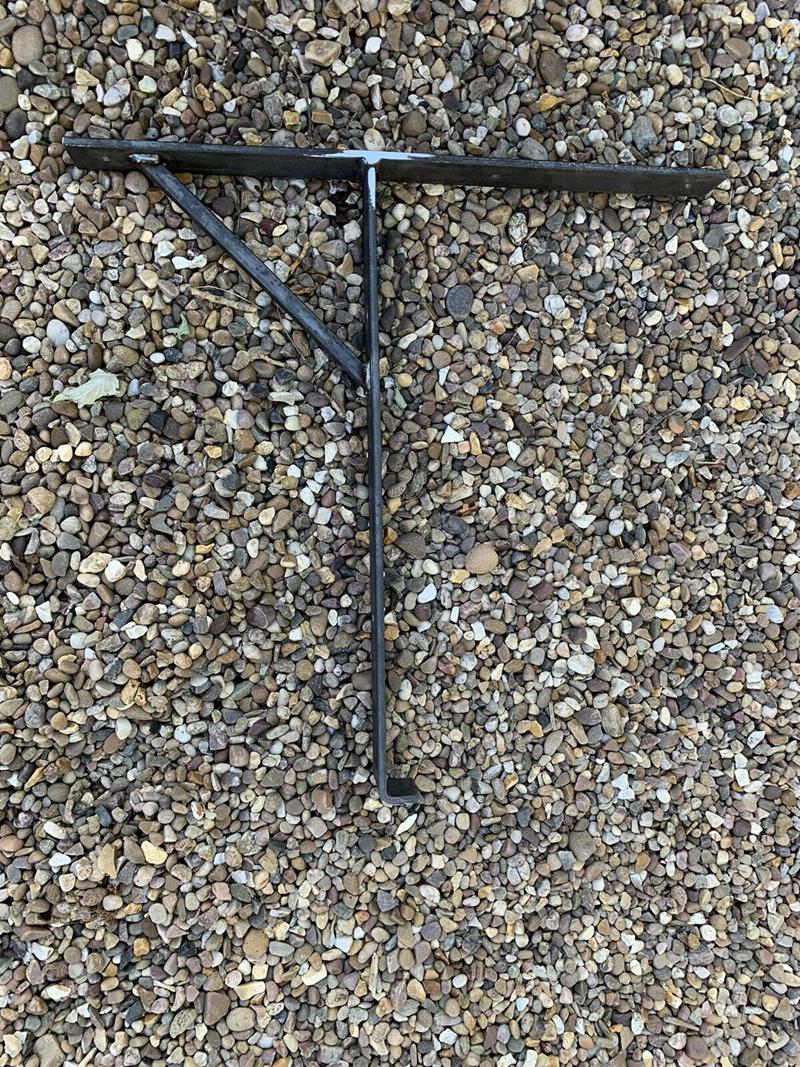 Double width solid steel scaffold board shelf brackets (pair) - Image 3