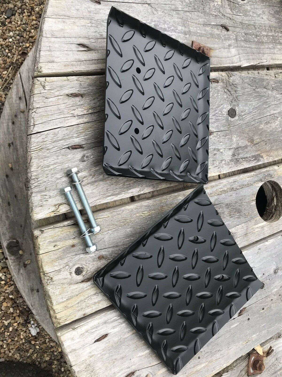 Side extension plates to fit to hydraulic motorcycle table lift/bench to allow you to safely use it with a Lambretta or Vespa scooter with wide stands. title